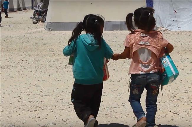 توزيع فوط لأطفال المهجرين في مخيم البل في الشمال السوري